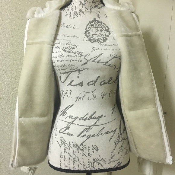 Cream suede warm jacket. - Picture 5 of 6